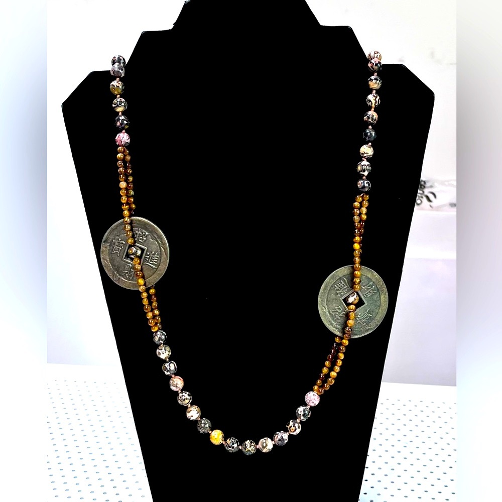 Fashion beaded necklace, EUC. Earth tone gemstones.